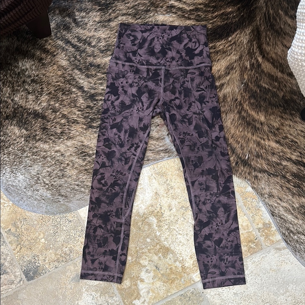 Lululemon size 2 floral/tie dye print leggings